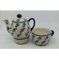 Czajniczek z filiżanką